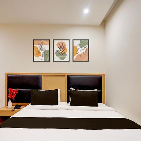 Отель Super Townhouse Airport Road Delhi Нью-Дели Экстерьер фото