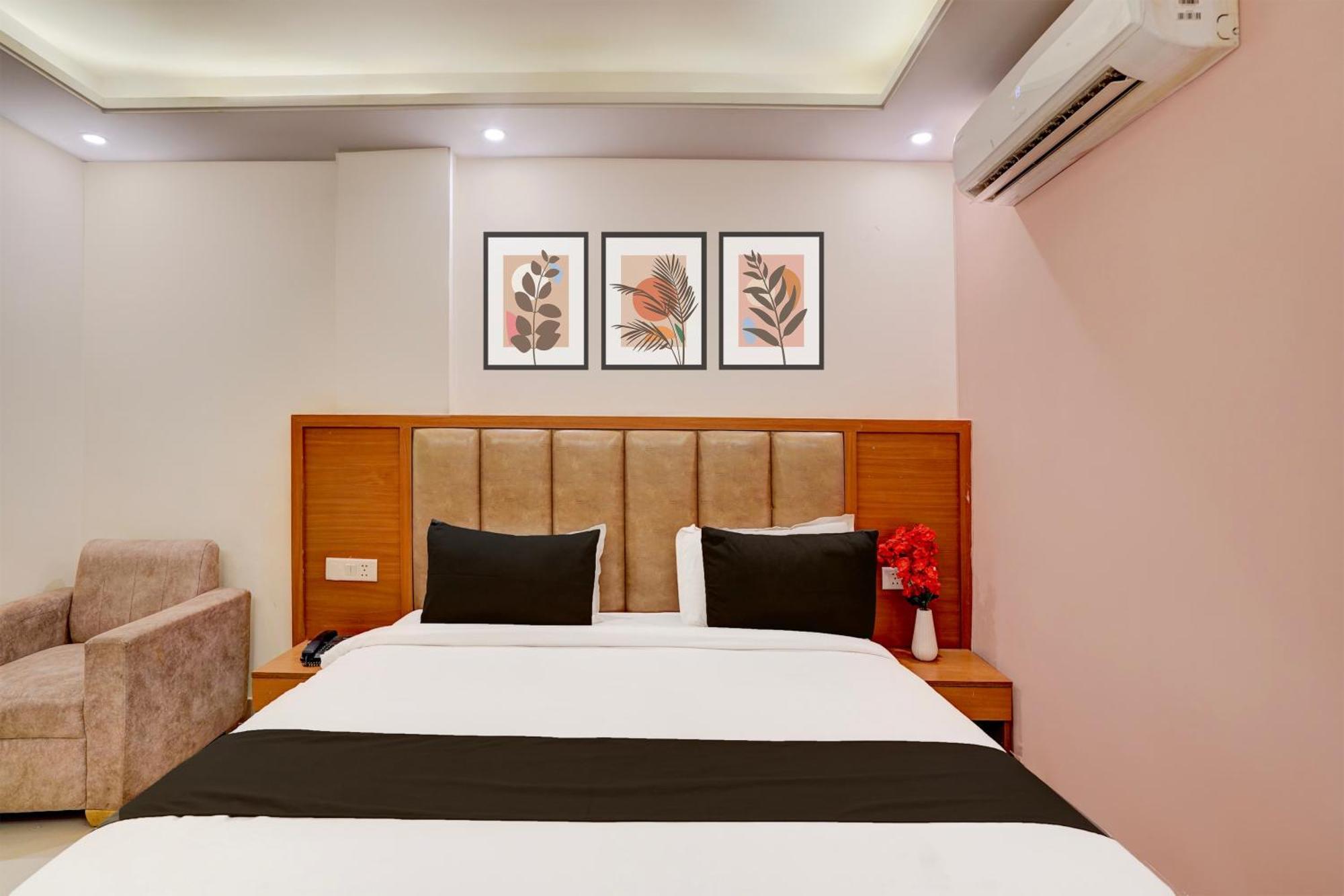 Отель Super Townhouse Airport Road Delhi Нью-Дели Экстерьер фото
