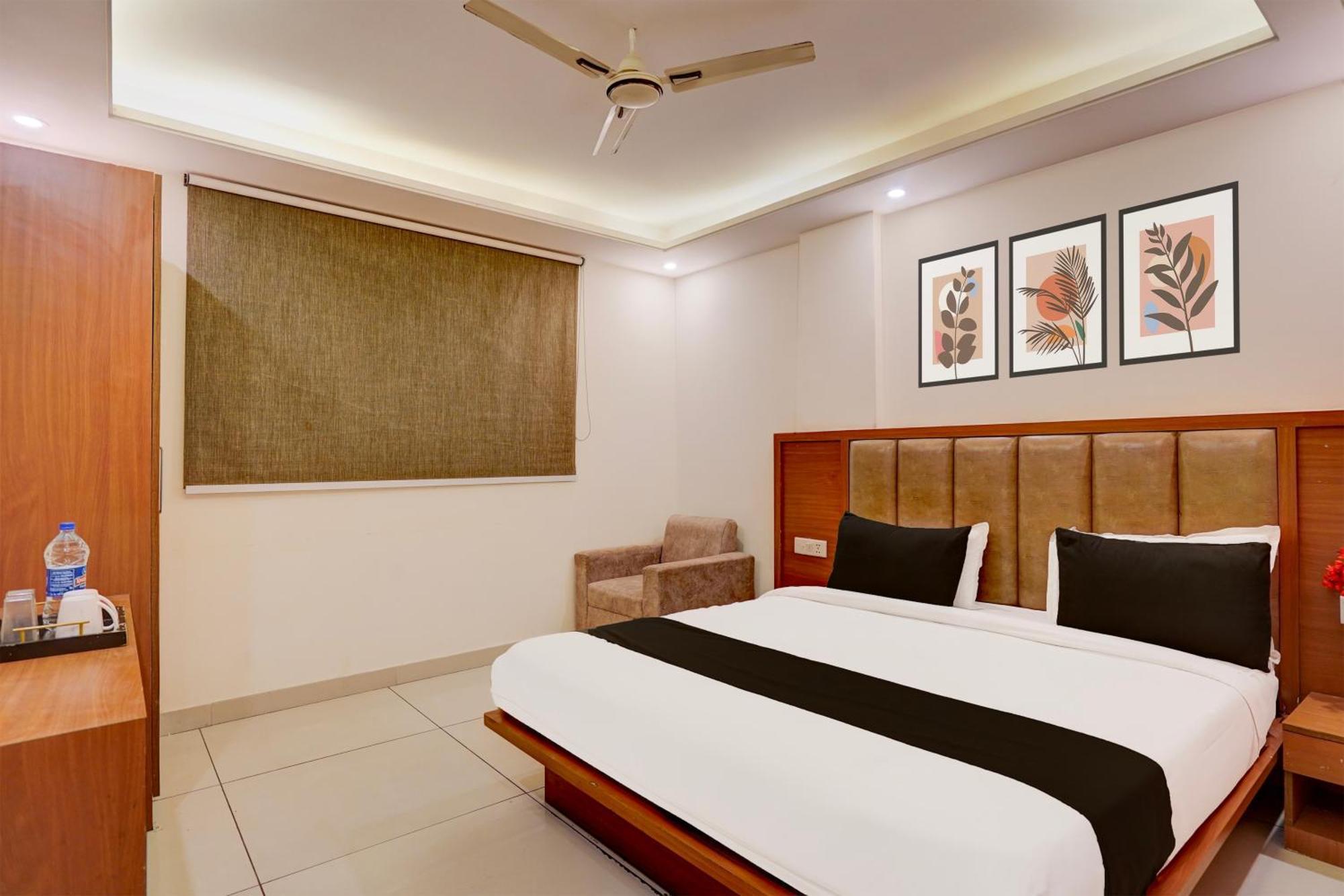 Отель Super Townhouse Airport Road Delhi Нью-Дели Экстерьер фото