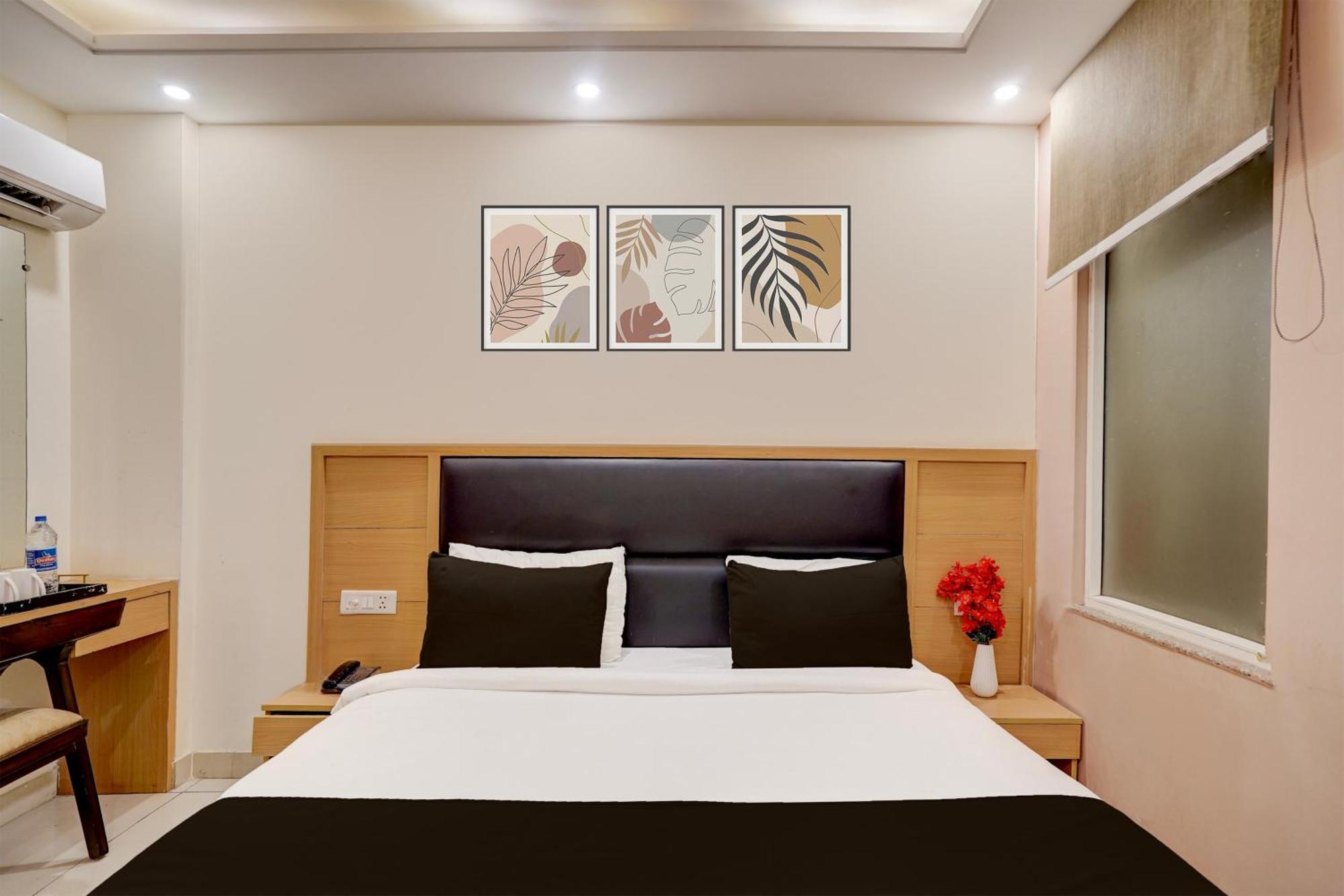 Отель Super Townhouse Airport Road Delhi Нью-Дели Экстерьер фото