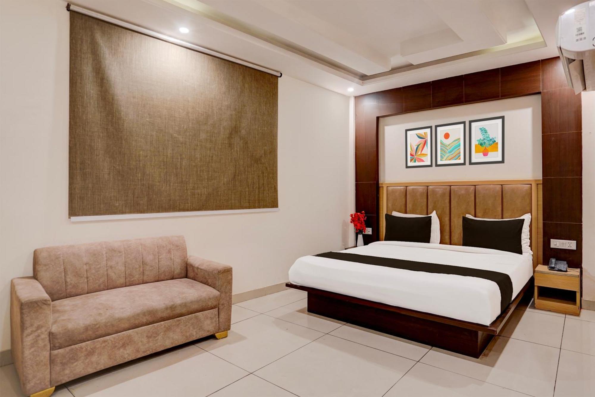 Отель Super Townhouse Airport Road Delhi Нью-Дели Экстерьер фото