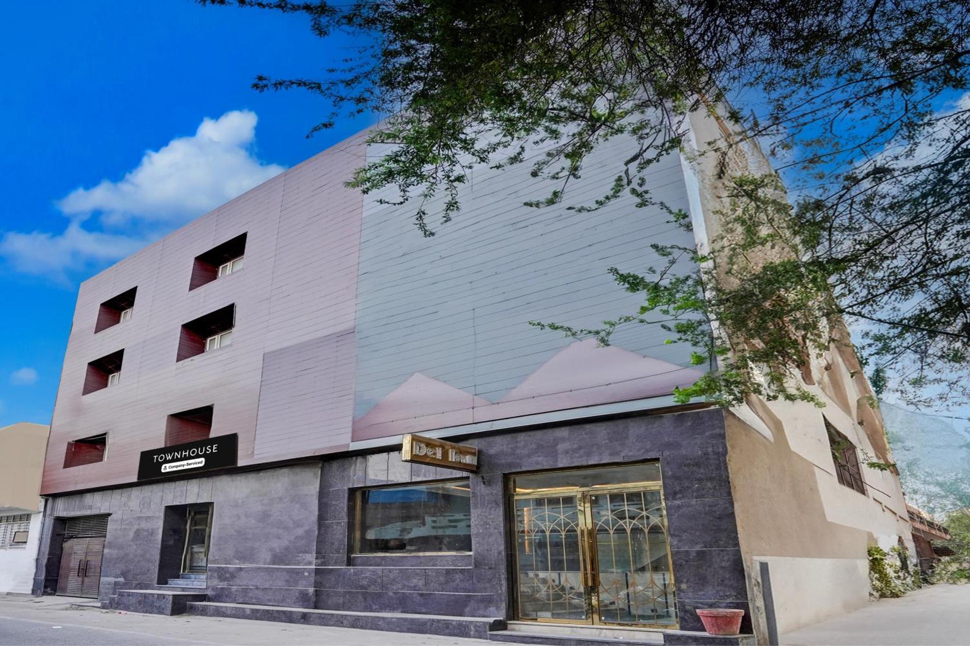 Отель Super Townhouse Airport Road Delhi Нью-Дели Экстерьер фото
